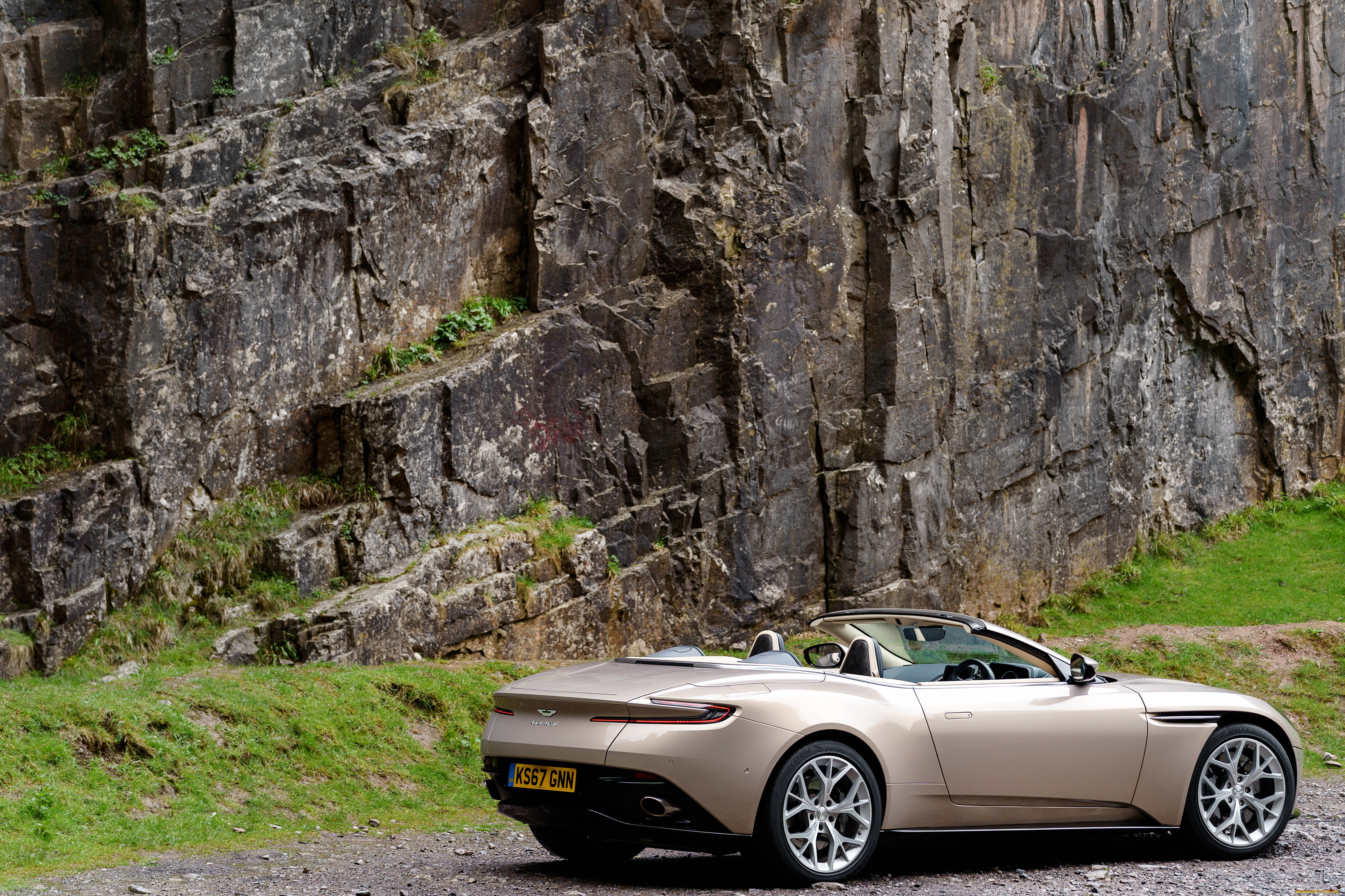 , aston martin, aston